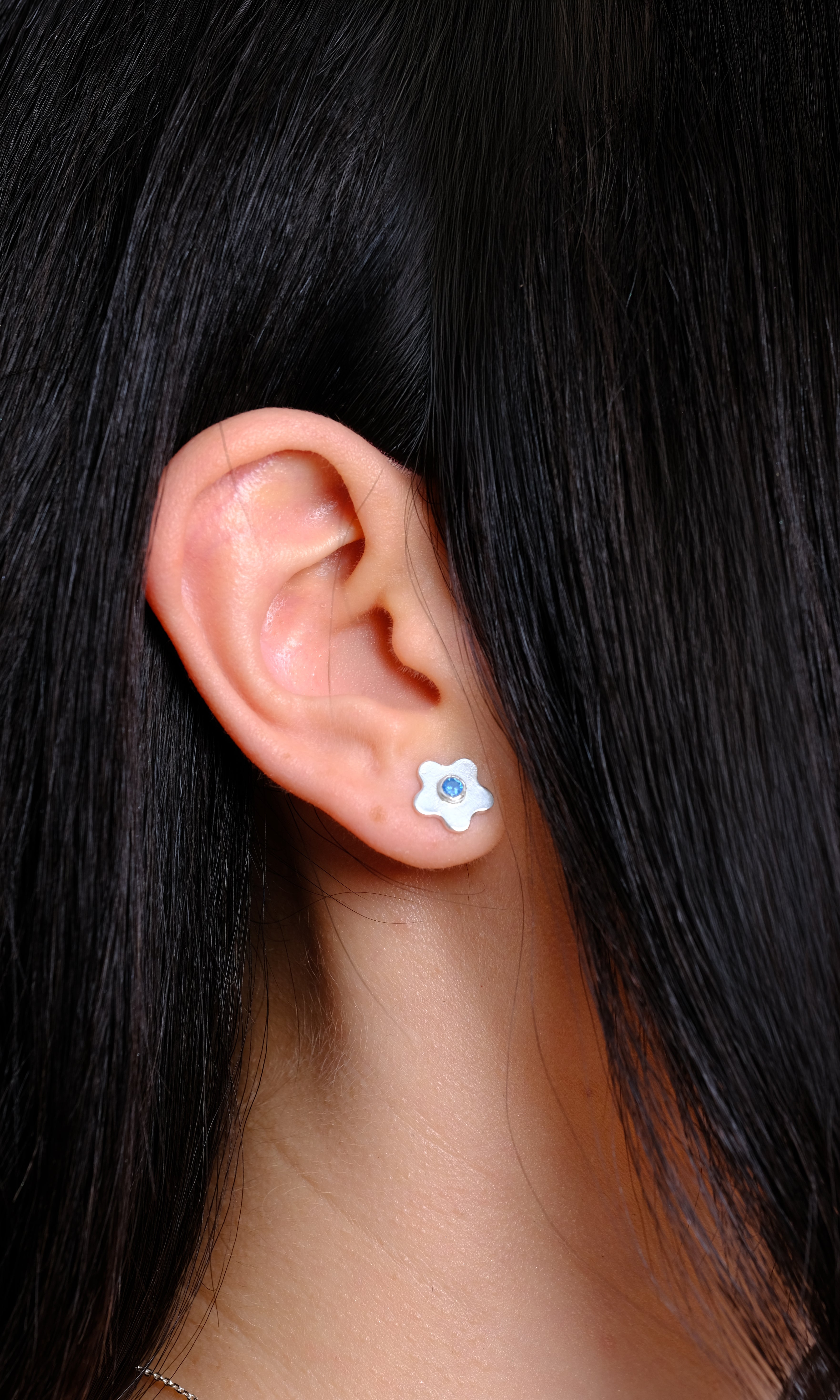 FLOWER STUD MINI BLUE
